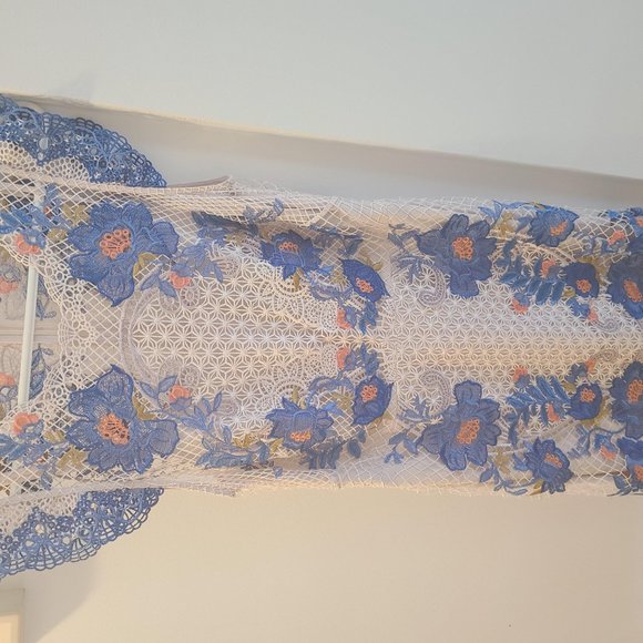 Floral Lace Mini Dress - Picture 4 of 6